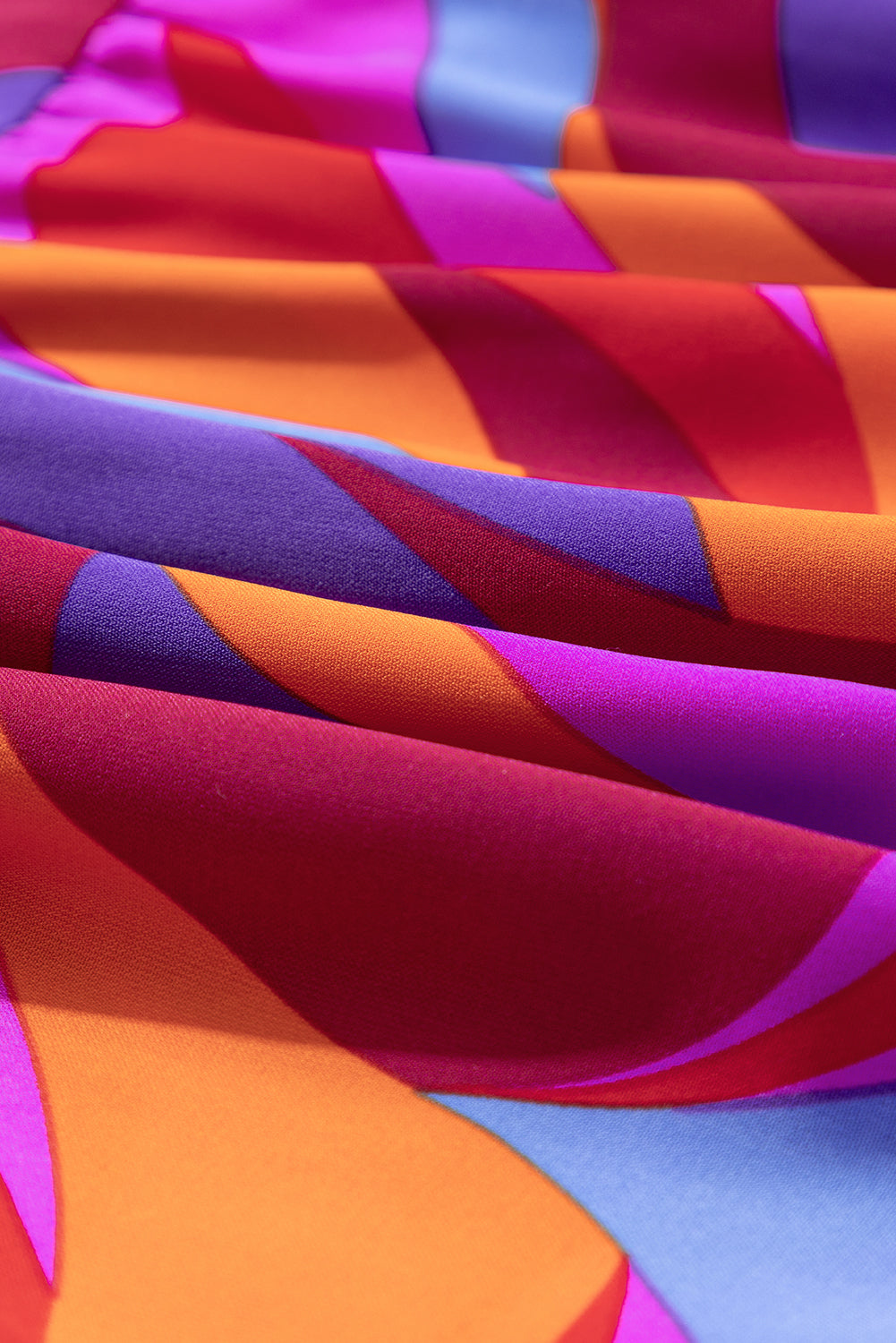 Vestido largo multicolor impresión abstracta con olanes